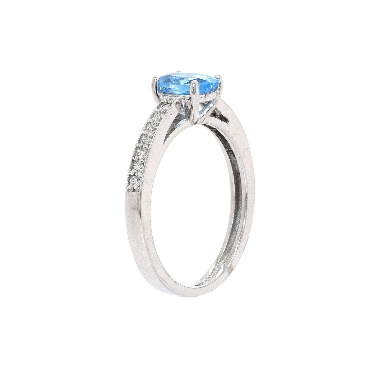 Anillo con topacio
